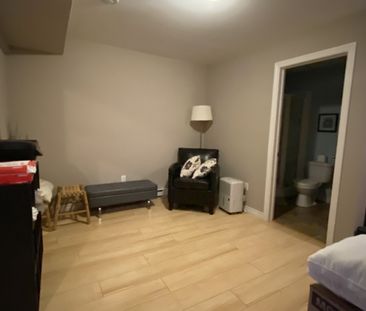 44 Lovell Lane – BEAUTIFUL HERRING COVE 3 BR 2.5 BATH AVAILABLE DEC 1 - Photo 4