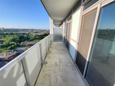 For Lease - 65 Speers Road Unit# 1701, Oakville, Ontario - Photo 3
