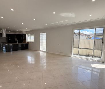 Spacious 5 Bedroom Family Home - Photo 2