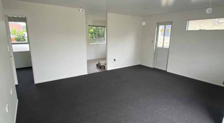 Tidy Two Bedroom in Kensington! - Photo 5