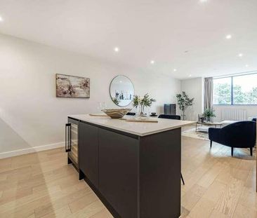 Chertsey, Surrey, KT16 - Photo 2