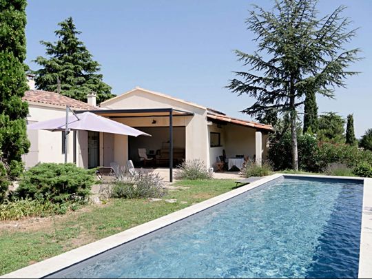 VILLENEUVE LES AVIGNON: Très belle villa avec 2 chambres climatisées, vue et piscine magnifiques - Photo 1