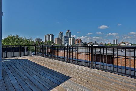 3 Bedrooms with Rooftop Terrace - Photo 4