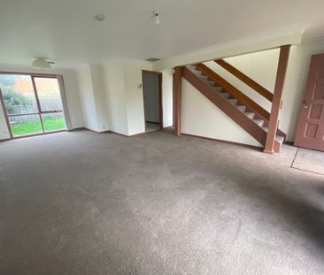 REFRESHED THREE BEDROOM TOWNHOUSE - Photo 2