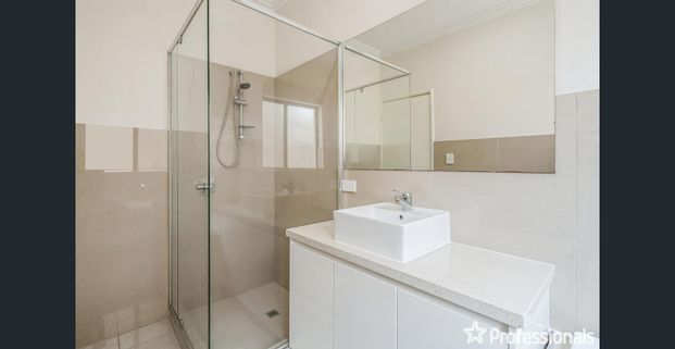 Beautiful 3 x 2 Ready for you - Photo 1