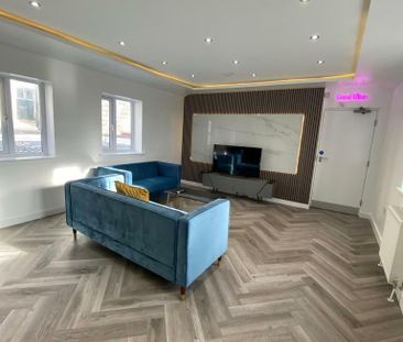 1 bedroom in a house share to rent - Photo 2