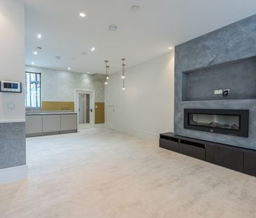 2 Bed Flat, Putney Bridge Road, SW15 - Photo 1