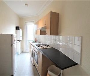 2 Bedrooms Flat to rent in Lodge Lane, London N12 | £ 346 - Photo 1