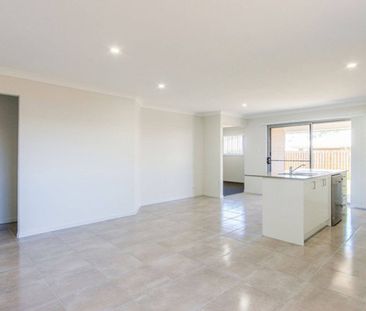 Beautiful Family Home - Photo 2