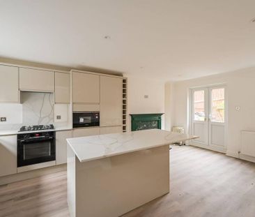 3 bedroom semi-detached house to rent - Photo 6