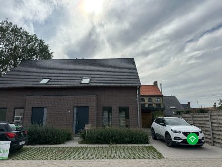 Moderne en lichtrijke nieuwbouwwoning met drie slaapkamers te Handzame (Kortemark) - Photo 5