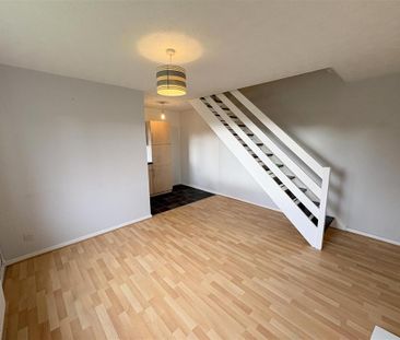 1 bedroom semi-detached house to rent - Photo 2