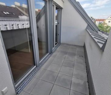 Helle 3-Zimmer Dachgeschosswohnung mit Terrasse, Klimaanlage, Kelle... - Photo 6
