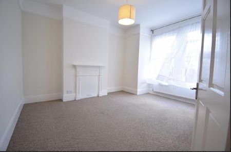 4 bedroom flat to rent - Photo 3