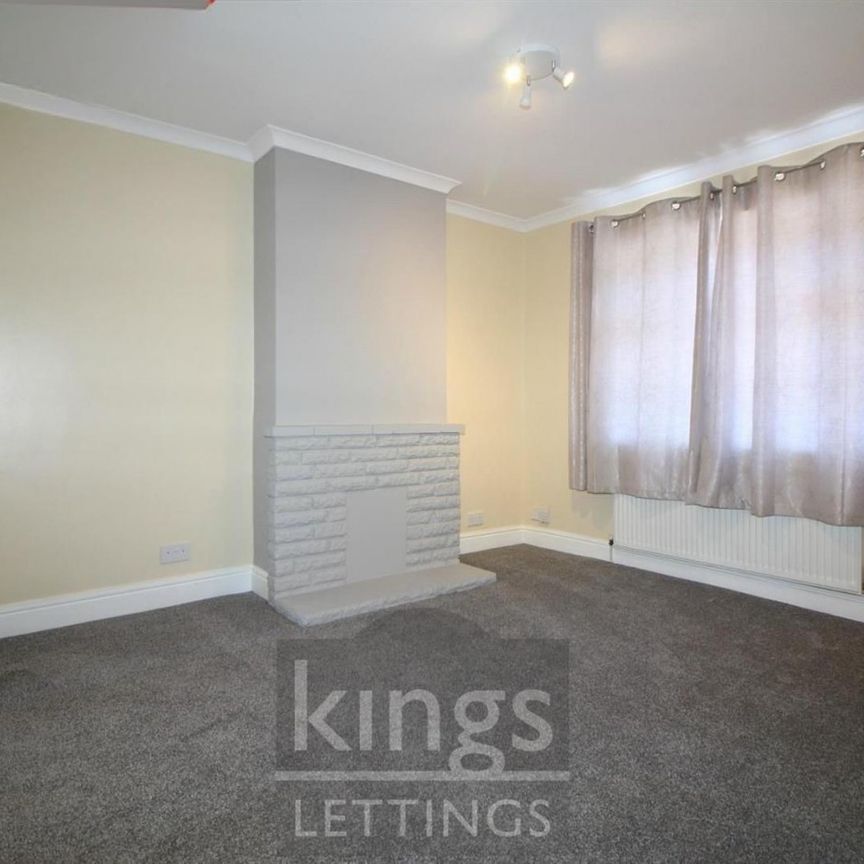 3 Bedroom House - Terraced To Let - Photo 1