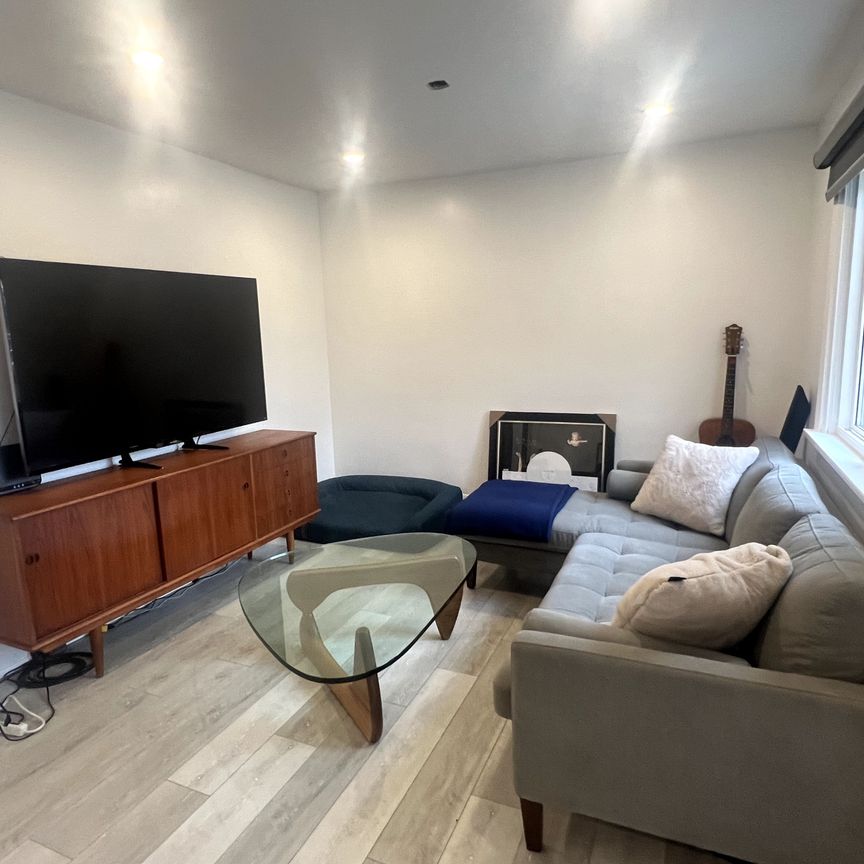 For Lease - 1280 Coric Avenue, Burlington, Ontario - Photo 1