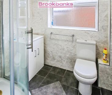 2 bedroom semi-detached bungalow to rent - Photo 4