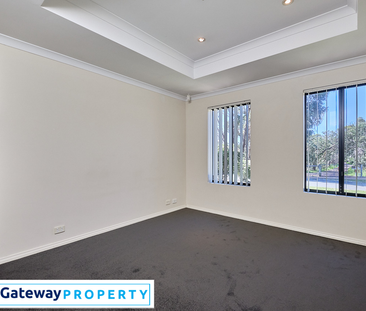 17 Aubin Grove Link, AUBIN GROVE WA 6164 - Photo 3