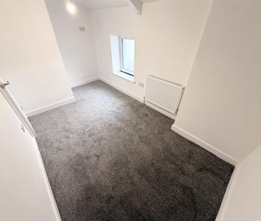 House - Semi-Detached For Rent Ystrad Road, Pentre - Photo 5