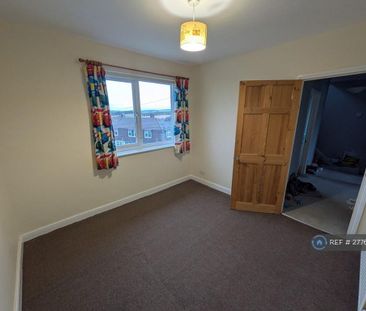 4 bedroom terraced house to rent - Photo 6