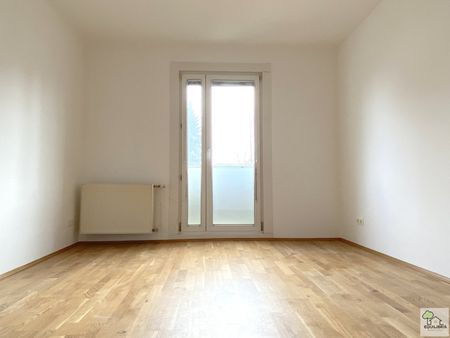 Zentrale 2,5 Zimmer Wohnung mit gutem Grundriss - Foto 2