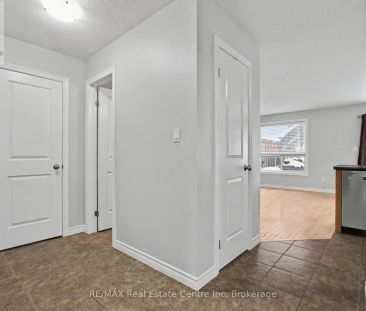 158 KEMP CRESCENT - Photo 4