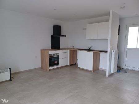 Appartement de 3 pièces de 56,44 m² en duplex rénové avec jardin privatif et 2 stationnements. - Photo 5