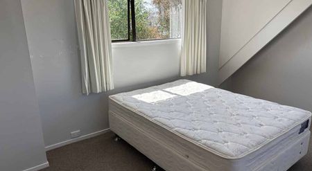 Charming 3BR Massey Haven with Garden - Photo 4