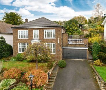 Newly refurbished 4 bedroom home with air conditioning in the sough... - Photo 2