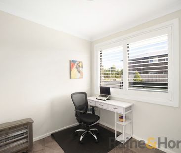 Stylish & Secure Living in Gledswood Hills - Photo 6