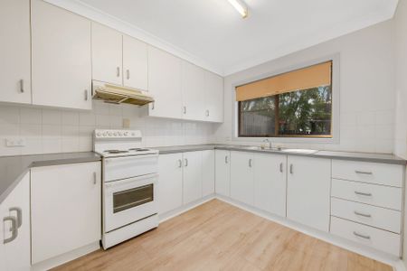 :: 6 MONTH LEASE :: MODERN UNFURNISHED TWO BEDROOM UNIT IN GREAT LOCATION - Photo 3