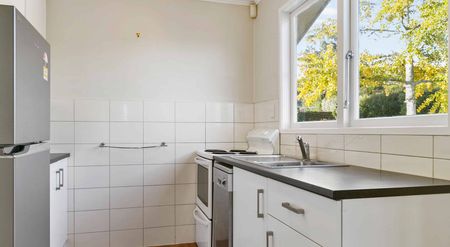 Two bedrooms with carport - Photo 5