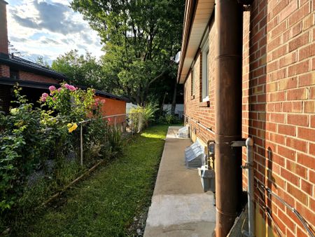 For Lease - 14 Charles Street, Brampton, Ontario - Photo 4