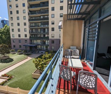 West Melbourne - Photo 3