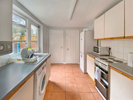 First Floor Middle Room (Double), 8 Boulter Street, Oxford OX4 1AX - Photo 5