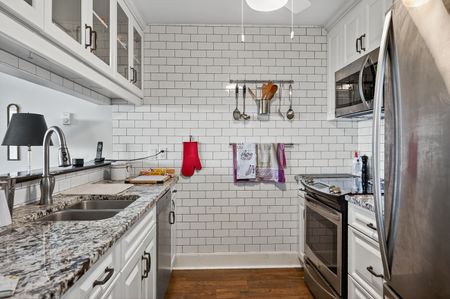 For Lease - 2 Bay Street Unit# 304, Kingston, Ontario - Photo 2