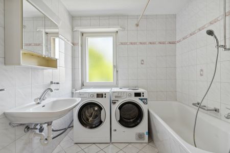 APPARTEMENT À LOUER DANS QUARTIER TRÈS ENSOLEILLÉ ET FAMILIAL - Photo 2