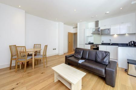 £623.08 per week (£2,700.00 per month) - Photo 2