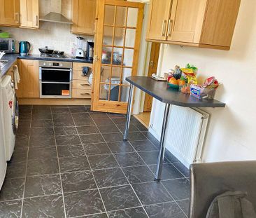 3 bedroom semi-detached house to rent - Photo 5