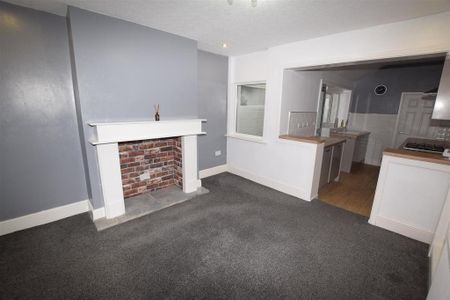 2 bedroom terraced house to rent - Photo 3