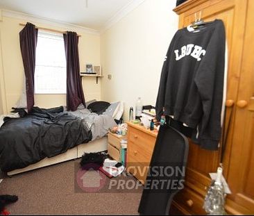 2 Bedroom Houses Flats in Leeds LS6 - Photo 3
