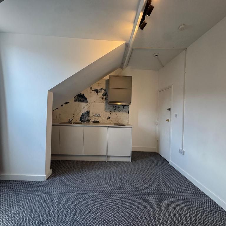 Studio to rent - Photo 1