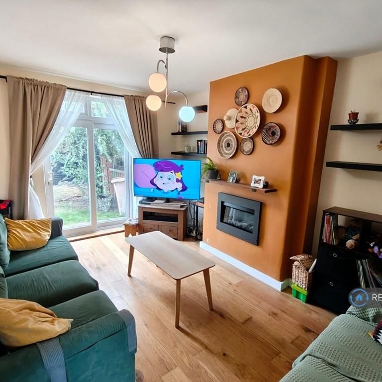 3 bedroom terraced house to rent - Photo 1