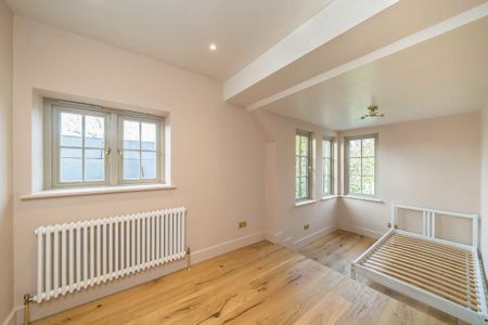 5 bedroom detached house to rent - Photo 4