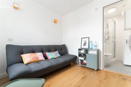 3 bedroom terraced house to rent - Photo 5