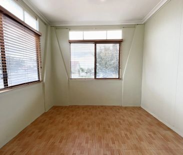 71 Edward Street, Carlton. - Photo 2