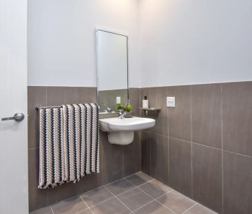 Low Maintenance Fully Furnished - Photo 1