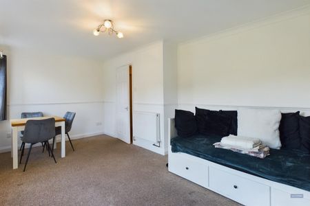 2 bedroom Flat To Let - Photo 5