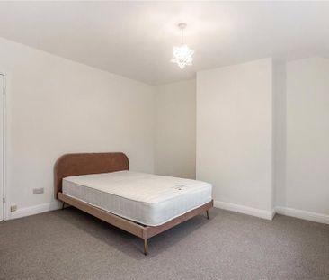 4 bedroom semi-detached house to rent - Photo 5