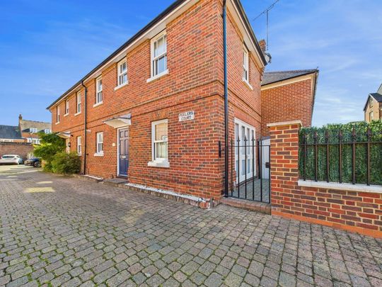 2 bedroom semi-detached house to rent - Photo 1